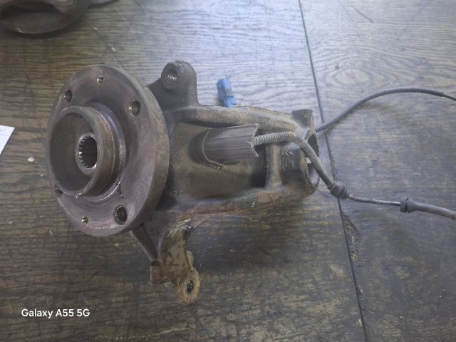 bontott PEUGEOT 207 Bal első Csonkállvány Kerékaggyal