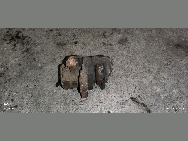 bontott PEUGEOT 207 Bal első Féknyereg Munkahengerrel