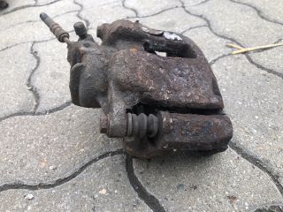 bontott PEUGEOT 207 Bal első Féknyereg Munkahengerrel