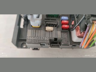 bontott PEUGEOT 207 Biztosítéktábla Motortér