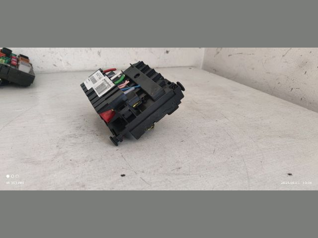 bontott PEUGEOT 207 Biztosítéktábla Motortér