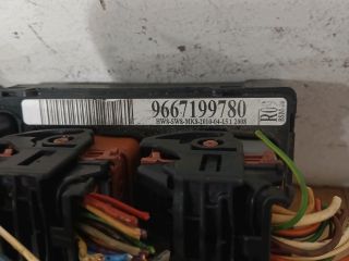 bontott PEUGEOT 207 Biztosítéktábla Motortér