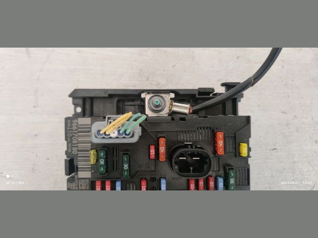 bontott PEUGEOT 207 Biztosítéktábla Motortér