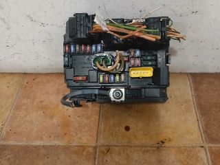 bontott PEUGEOT 207 Biztosítéktábla Motortér