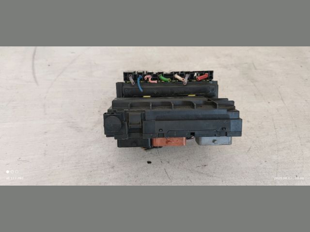 bontott PEUGEOT 207 Biztosítéktábla Motortér