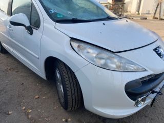 bontott PEUGEOT 207 Biztosítéktábla Motortér