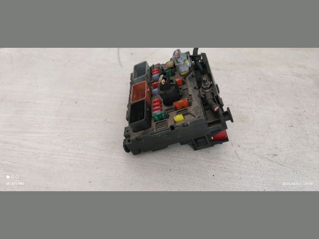 bontott PEUGEOT 207 Biztosítéktábla Motortér
