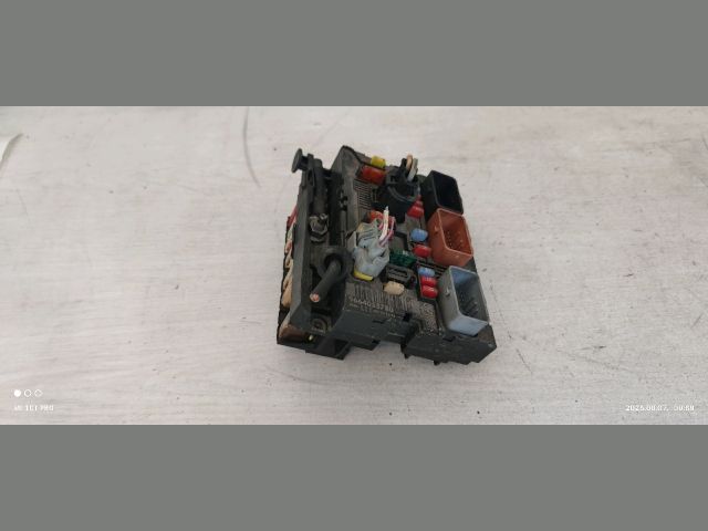 bontott PEUGEOT 207 Biztosítéktábla Motortér