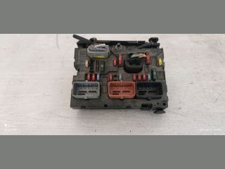 bontott PEUGEOT 207 Biztosítéktábla Motortér