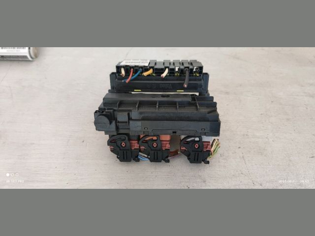 bontott PEUGEOT 207 Biztosítéktábla Motortér