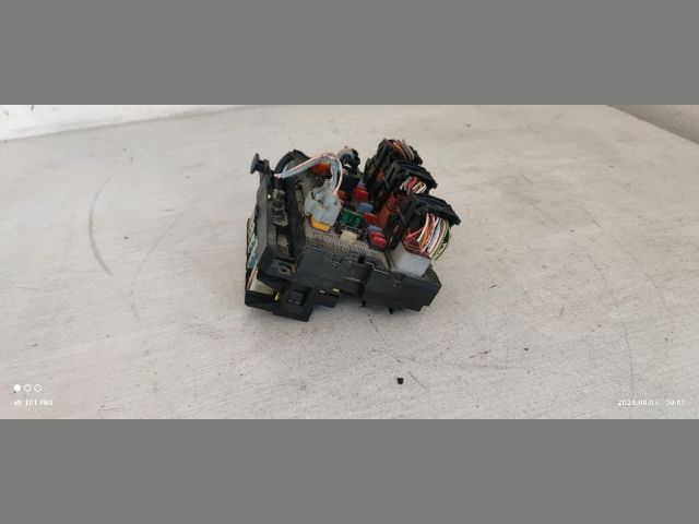 bontott PEUGEOT 207 Biztosítéktábla Motortér