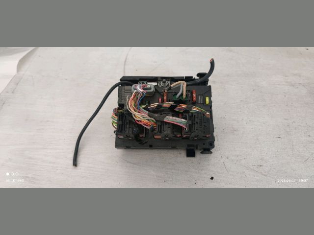 bontott PEUGEOT 207 Biztosítéktábla Motortér