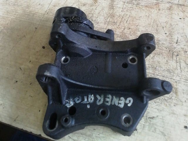 bontott PEUGEOT 207 Generátor Tartó Bak