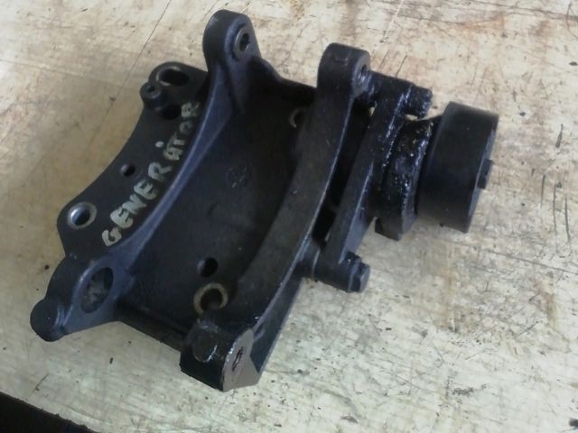 bontott PEUGEOT 207 Generátor Tartó Bak