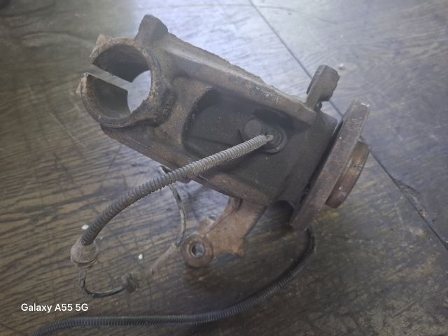 bontott PEUGEOT 207 Jobb első Csonkállvány Kerékaggyal