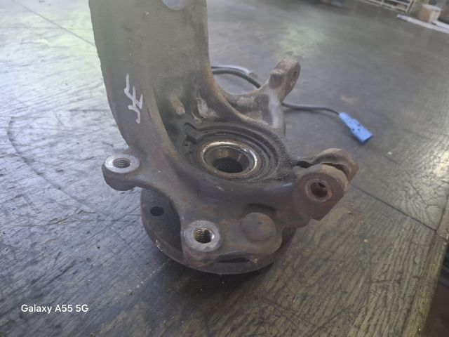 bontott PEUGEOT 207 Jobb első Csonkállvány Kerékaggyal