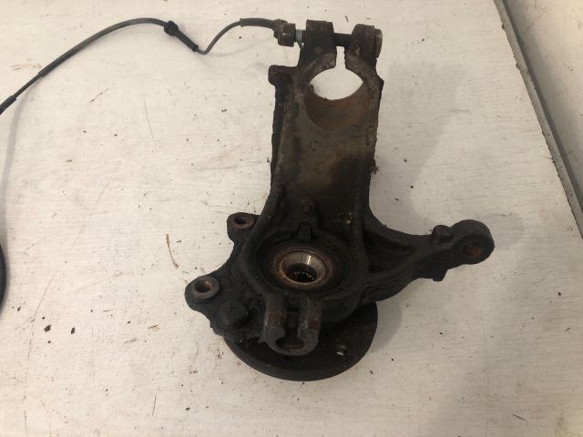 bontott PEUGEOT 207 Jobb első Csonkállvány Kerékaggyal