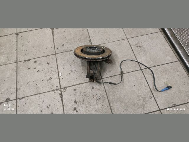 bontott PEUGEOT 207 Jobb első Csonkállvány Kerékaggyal