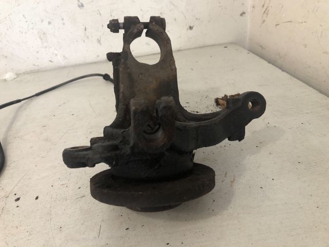 bontott PEUGEOT 207 Jobb első Csonkállvány Kerékaggyal