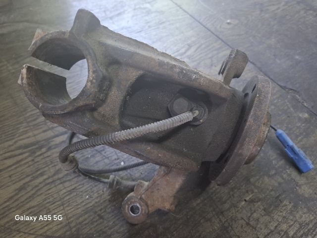 bontott PEUGEOT 207 Jobb első Csonkállvány Kerékaggyal