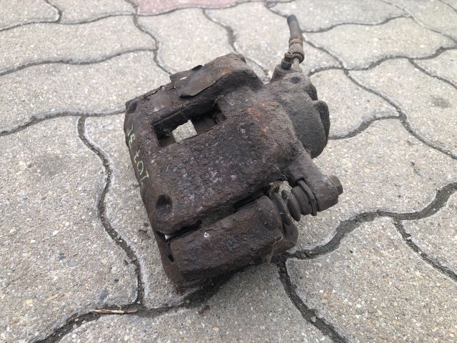 bontott PEUGEOT 207 Jobb első Féknyereg Munkahengerrel