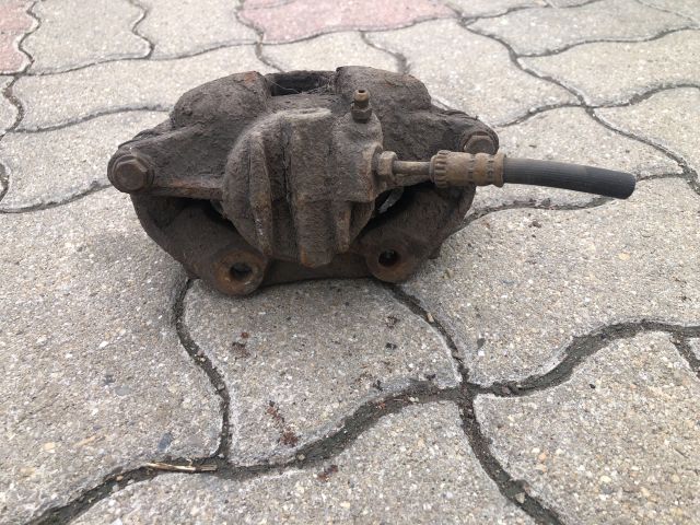 bontott PEUGEOT 207 Jobb első Féknyereg Munkahengerrel