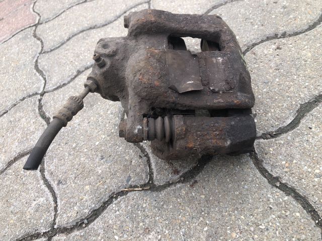 bontott PEUGEOT 207 Jobb első Féknyereg Munkahengerrel