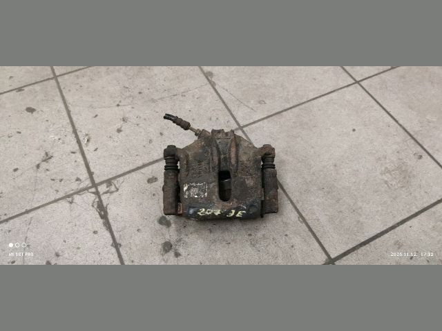 bontott PEUGEOT 207 Jobb első Féknyereg Munkahengerrel