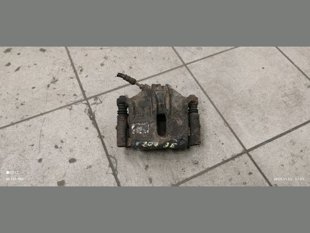 bontott PEUGEOT 207 Jobb első Féknyereg Munkahengerrel