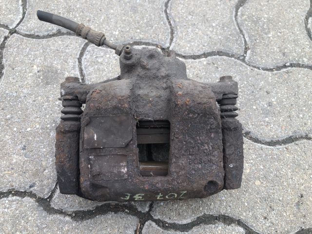 bontott PEUGEOT 207 Jobb első Féknyereg Munkahengerrel