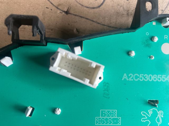 bontott PEUGEOT 207 Kilométeróra