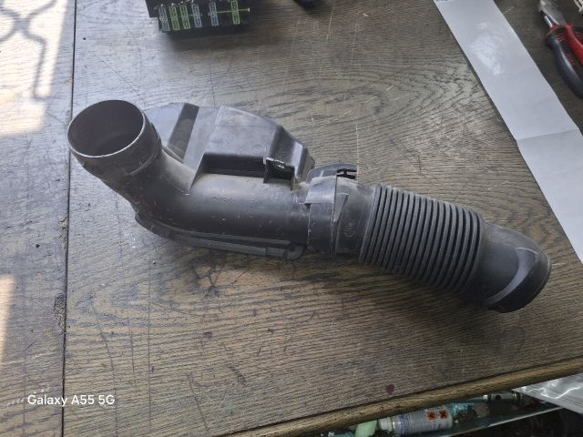 bontott PEUGEOT 207 Légbeömlő Cső