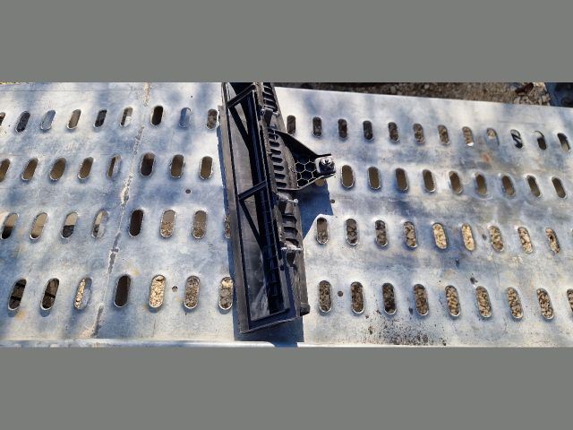 bontott PEUGEOT 207 Légszűrő Ház Fedél