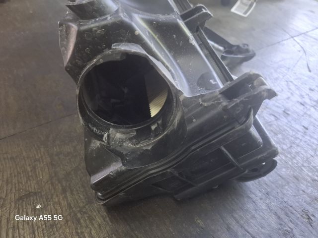 bontott PEUGEOT 207 Légszűrő Ház