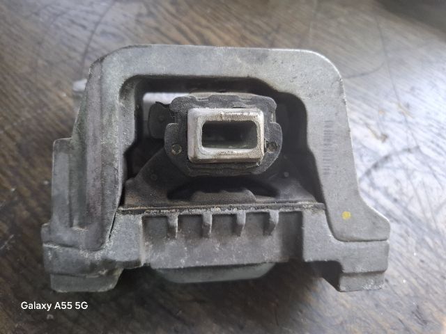 bontott PEUGEOT 207 Motor Tartó Bak (Fém)