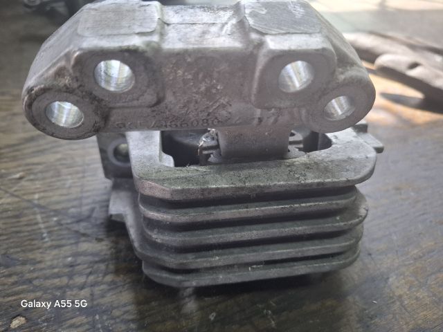 bontott PEUGEOT 207 Motor Tartó Bak (Fém)