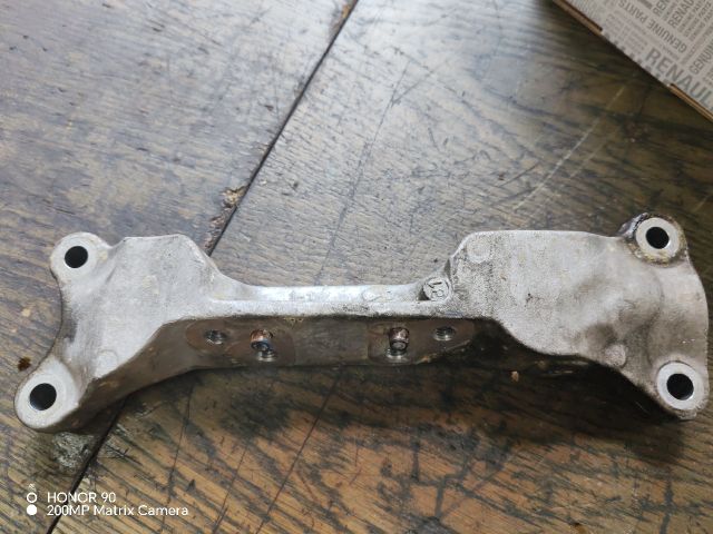 bontott PEUGEOT 207 Motor Tartó Bak (Fém)