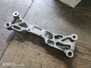 bontott PEUGEOT 207 Motor Tartó Bak (Fém)