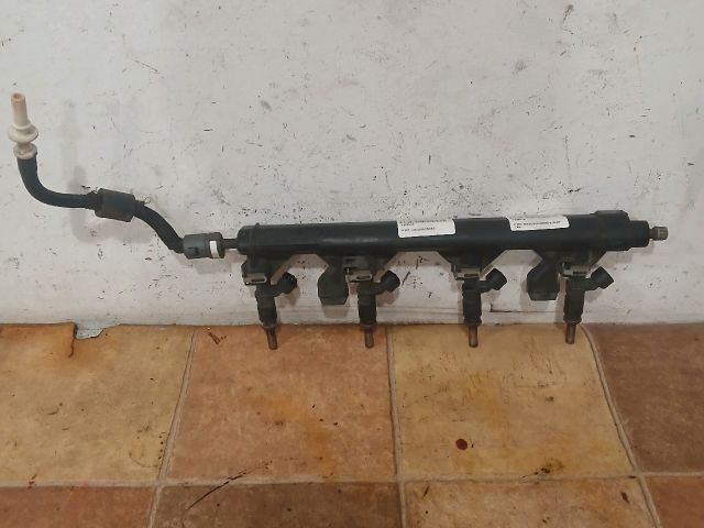 bontott PEUGEOT 207 Porlasztó Sor / Híd