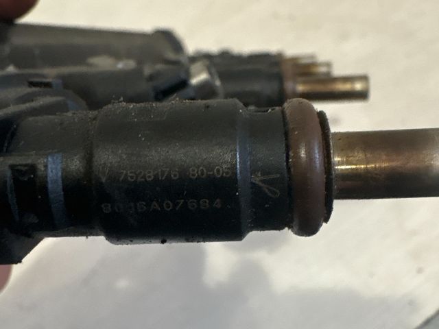 bontott PEUGEOT 207 Porlasztó Sor / Híd