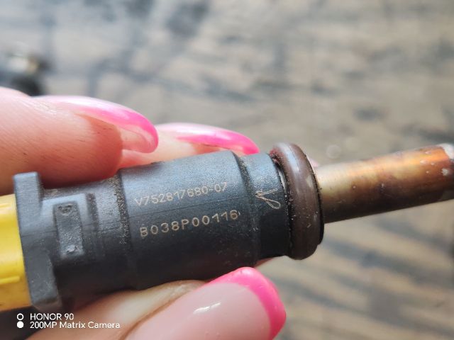 bontott PEUGEOT 207 Porlasztó Sor / Híd