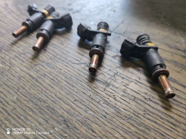 bontott PEUGEOT 207 Porlasztó Sor / Híd