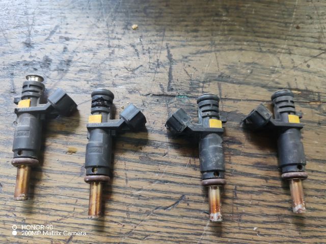 bontott PEUGEOT 207 Porlasztó Sor / Híd