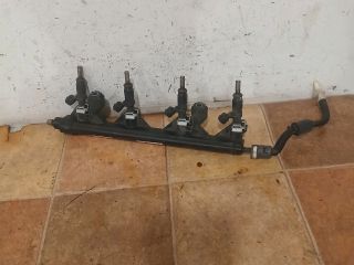 bontott PEUGEOT 207 Porlasztó Sor / Híd