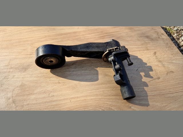 bontott PEUGEOT 207 Szíjfeszítő Görgő