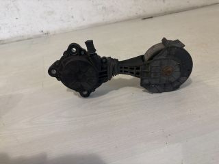 bontott PEUGEOT 207 Szíjfeszítő Görgő