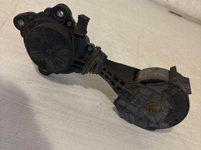 bontott PEUGEOT 207 Szíjfeszítő Görgő