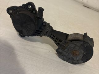 bontott PEUGEOT 207 Szíjfeszítő Görgő