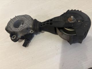 bontott PEUGEOT 207 Szíjfeszítő Görgő