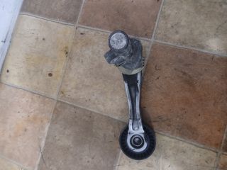 bontott PEUGEOT 207 Szíjfeszítő Görgő